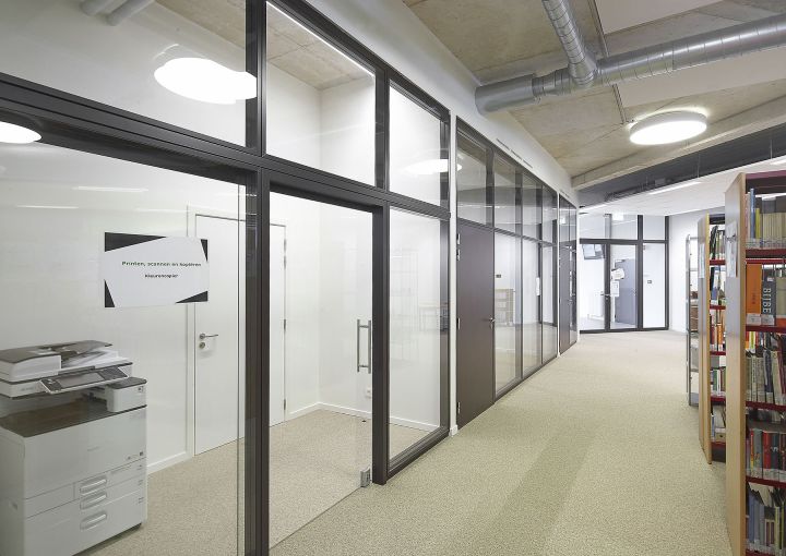 KAREL DE GROTE HOGESCHOOL JB Systeemwanden