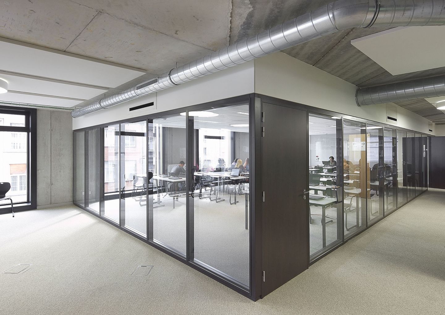 KAREL DE GROTE HOGESCHOOL JB Systeemwanden